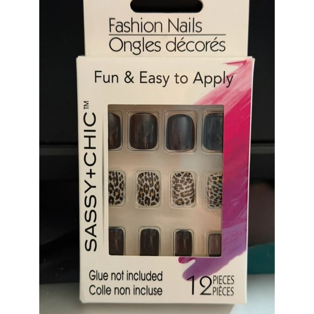 Sassy & Chic Animal Prints & Black Fashion Nails 12 Pieces